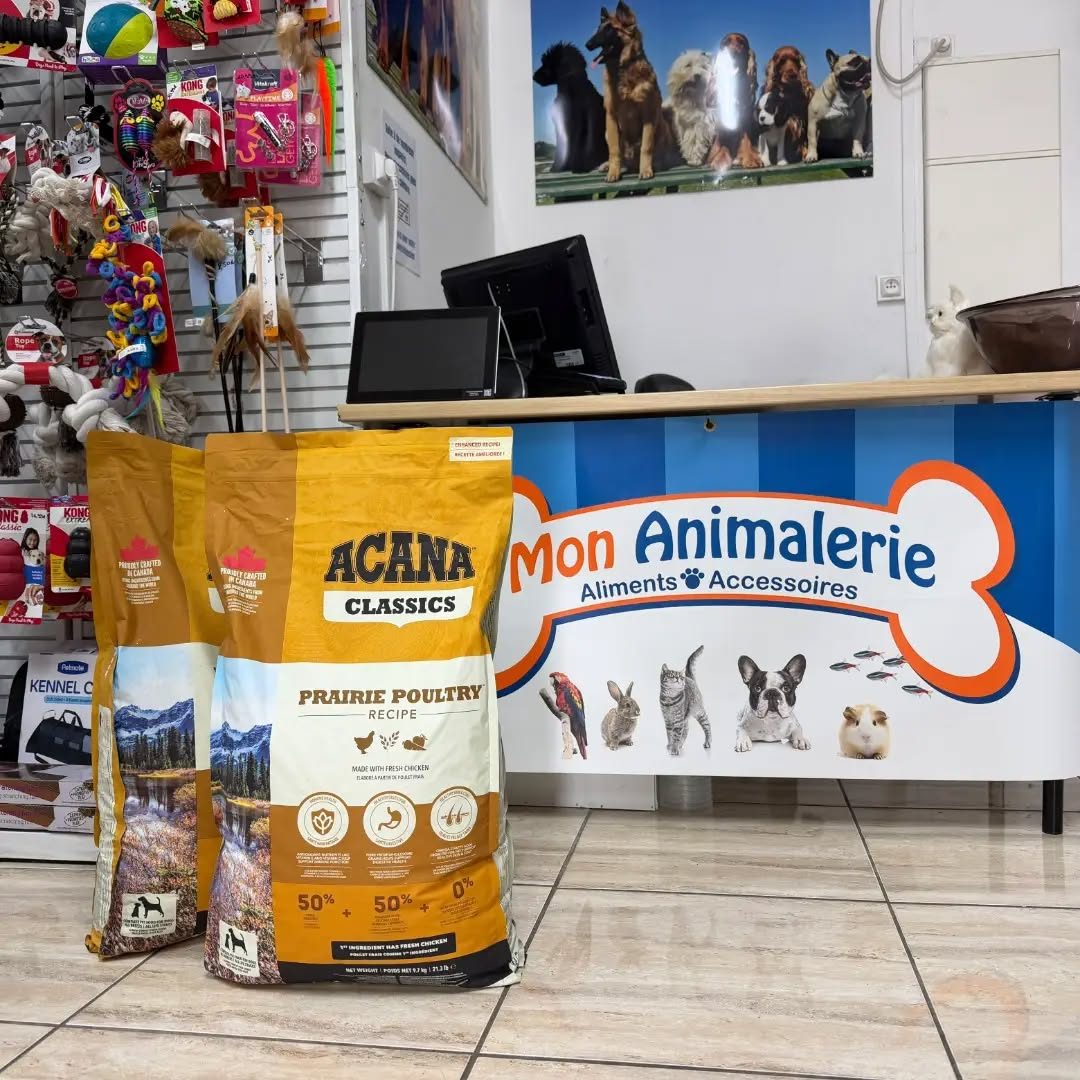 Sacs Acana Classics au comptoir de la boutique Mon Animalerie